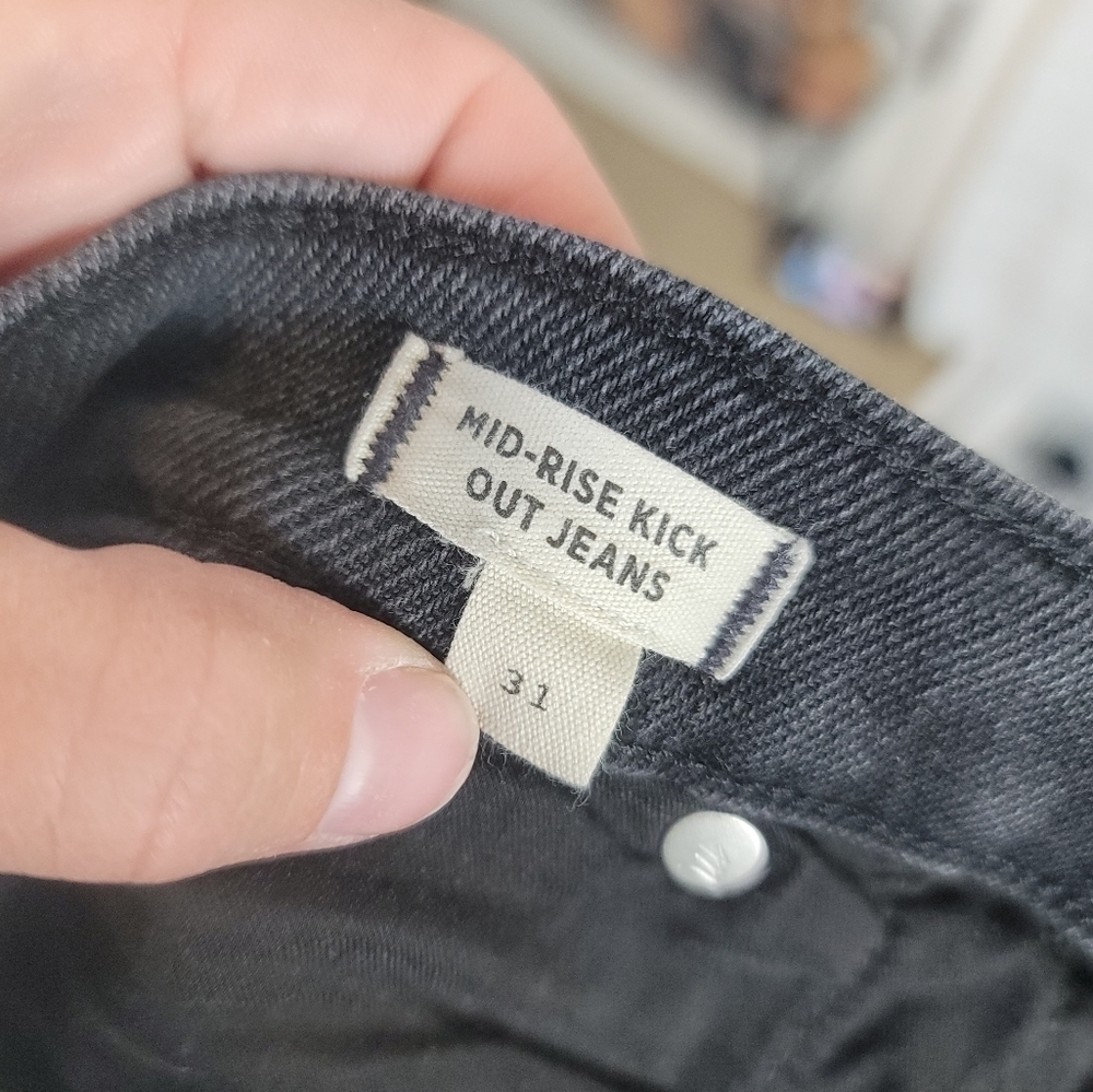 MADEWELL MID-RISE KICK OUT JEANS IN RINSED BLACK, SZ 31 - Picture 9 of 16